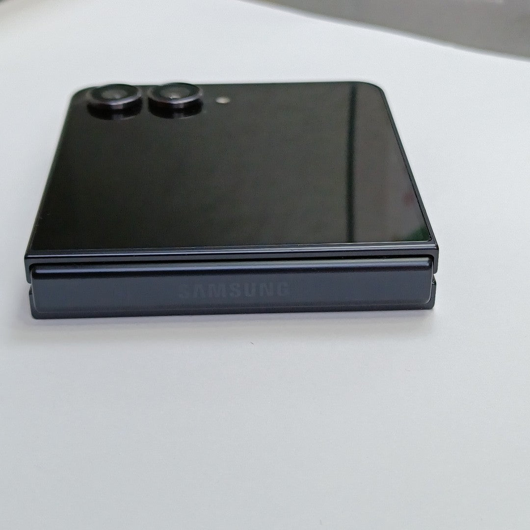 CELULAR SAMSUNG GALAXY Z FLIP 7 SM-F766B (2025) 512 GB 12 GB RAM (SEMINUEVO)