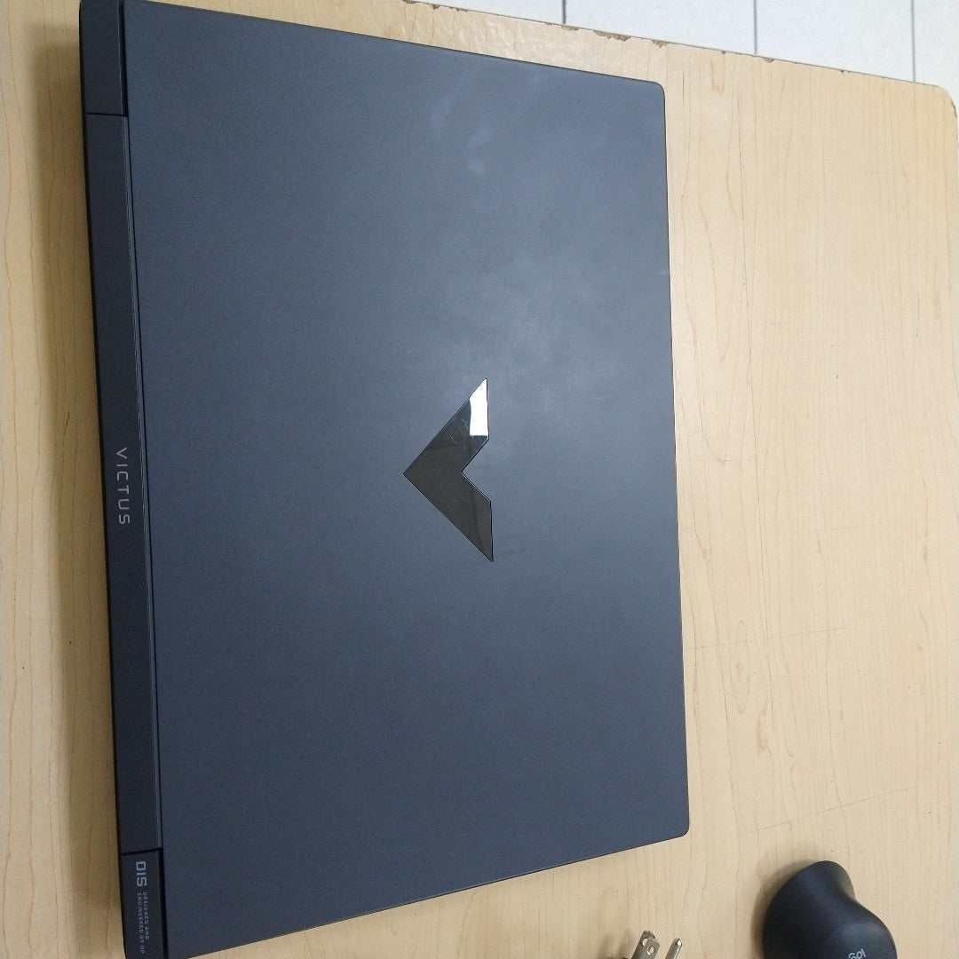LAPTOP HP VICTUS 15-FB0123LA (2023) 512 GB SSD 16 GB RAM (SEMINUEVO)