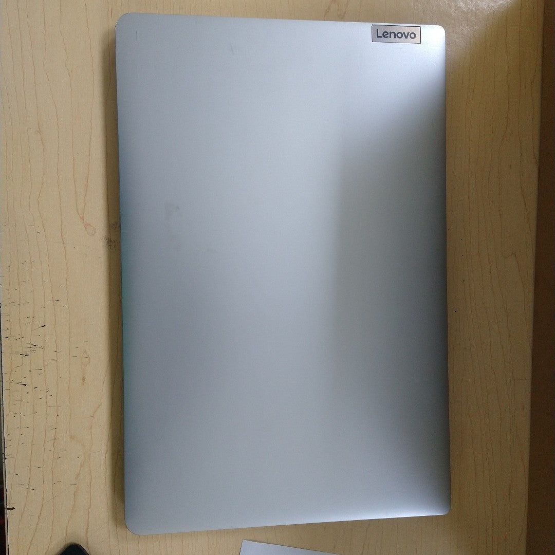 LAPTOP LENOVO IDEAPAD 1 15IGL7 (2024) 256 GB SSD 8 GB RAM (SEMINUEVO)