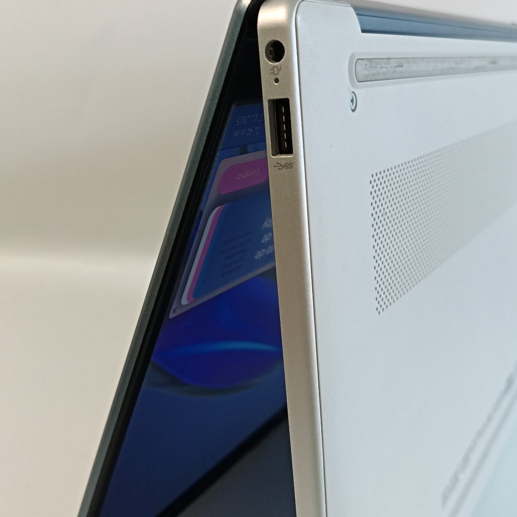 LAPTOP HP 14-EM0017LA (2024) 512 GB SSD 8 GB RAM (SEMINUEVO)