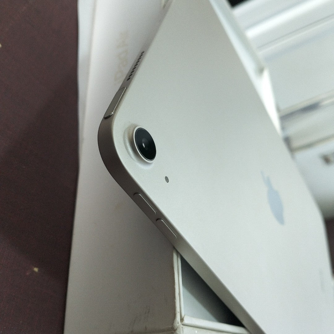 TABLETA APPLE IPAD AIR 5 A2588 256 GB 8 GB RAM (SEMINUEVO)