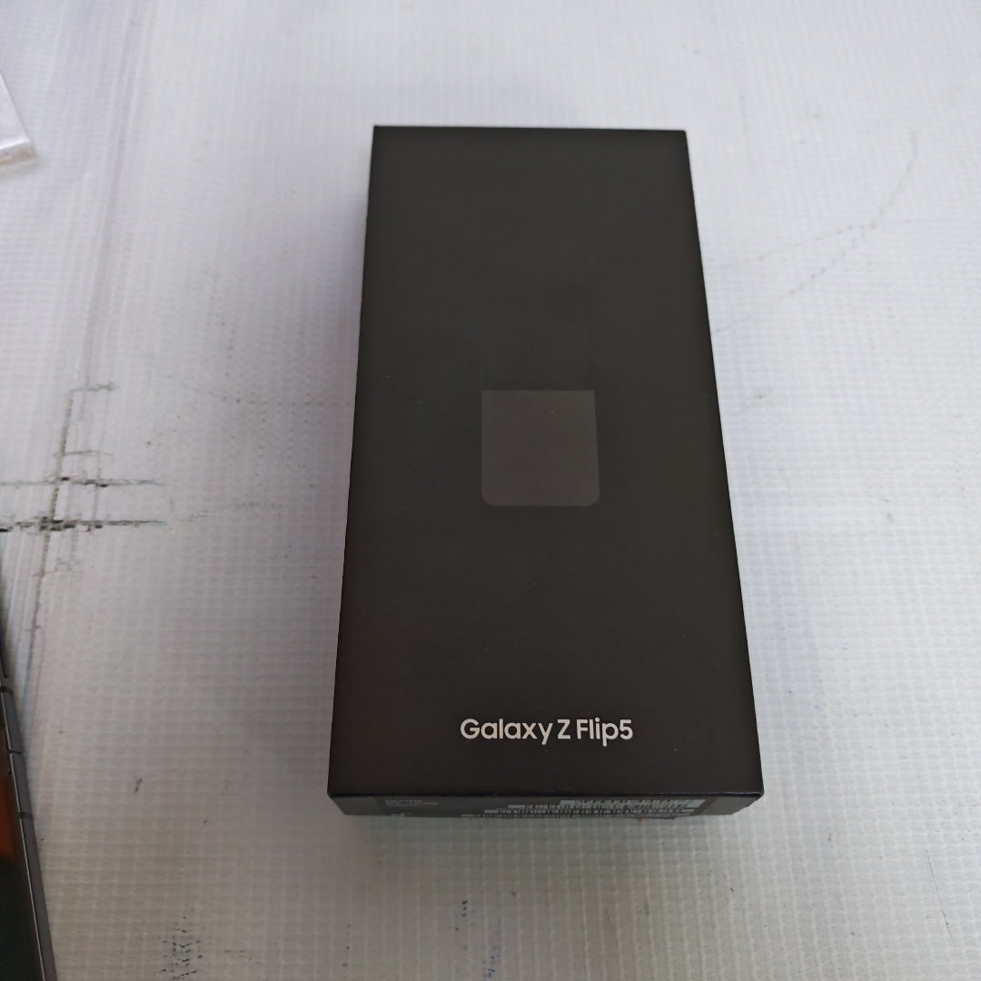 CELULAR SAMSUNG GALAXY Z FLIP 5 SM-F731B (2023) 512 GB 8 GB RAM (SEMINUEVO)