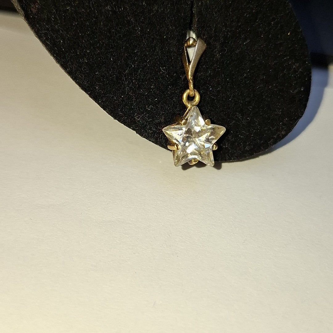 DIJE. ORO. 14 K 2.2 GRMS (SEMINUEVO)