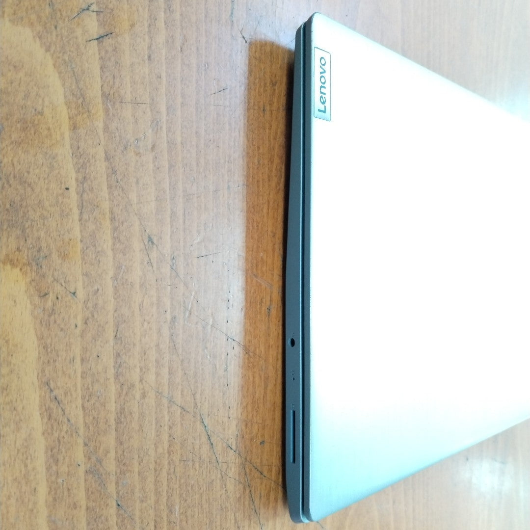 LAPTOP LENOVO IDEAPAD 3 14IGL05 (2022) 1 TB 8 GB RAM (SEMINUEVO)