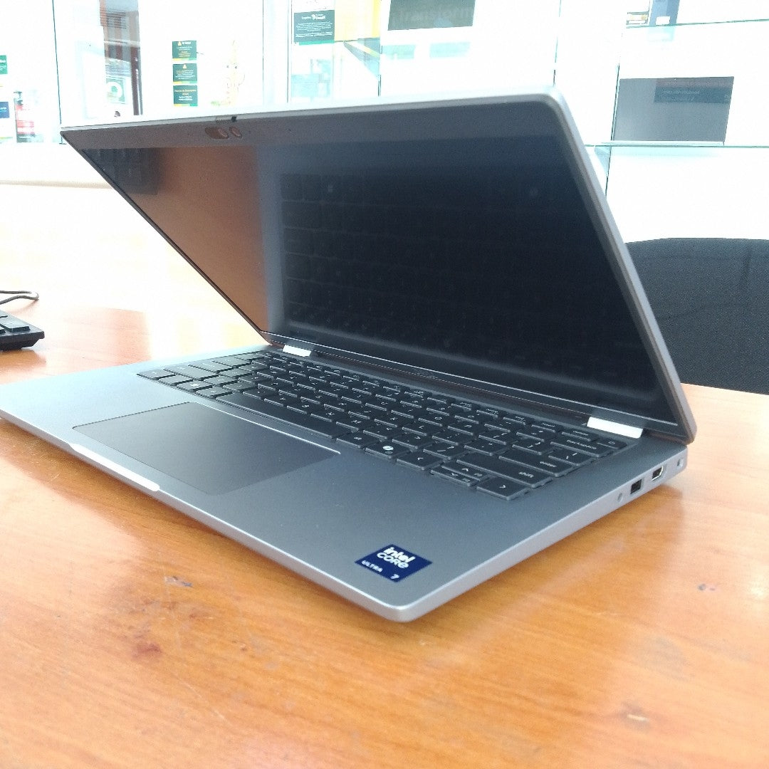 LAPTOP DELL LATITUDE 5450 (2024) 256 GB SSD 16 GB RAM (SEMINUEVO)