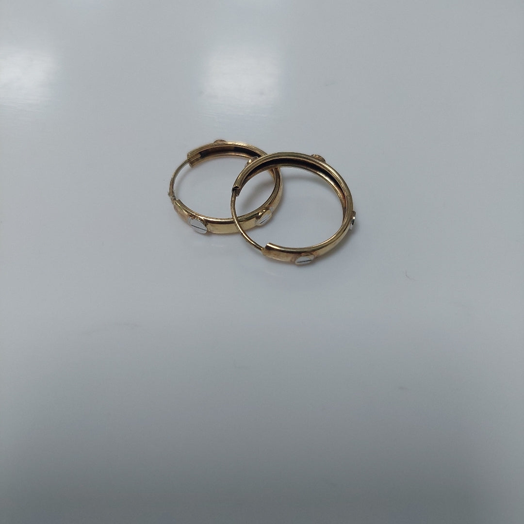 10099HUG02400A549 FRD17 HUGGIES ORO 10K 1.9GRS (NUEVO)