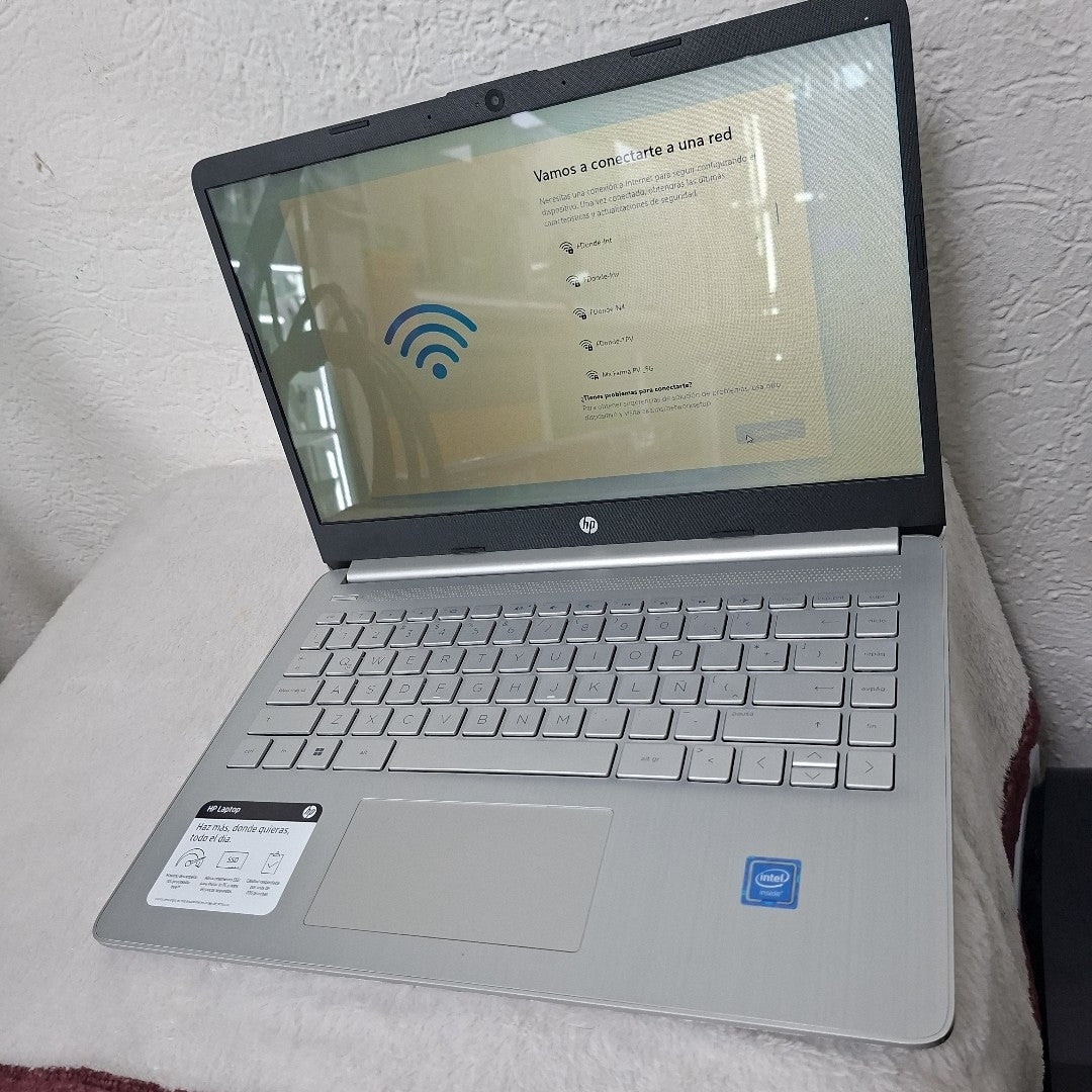 LAPTOP HP 14-DQ0527LA (2023) 256 GB SSD 8 GB RAM (SEMINUEVO)