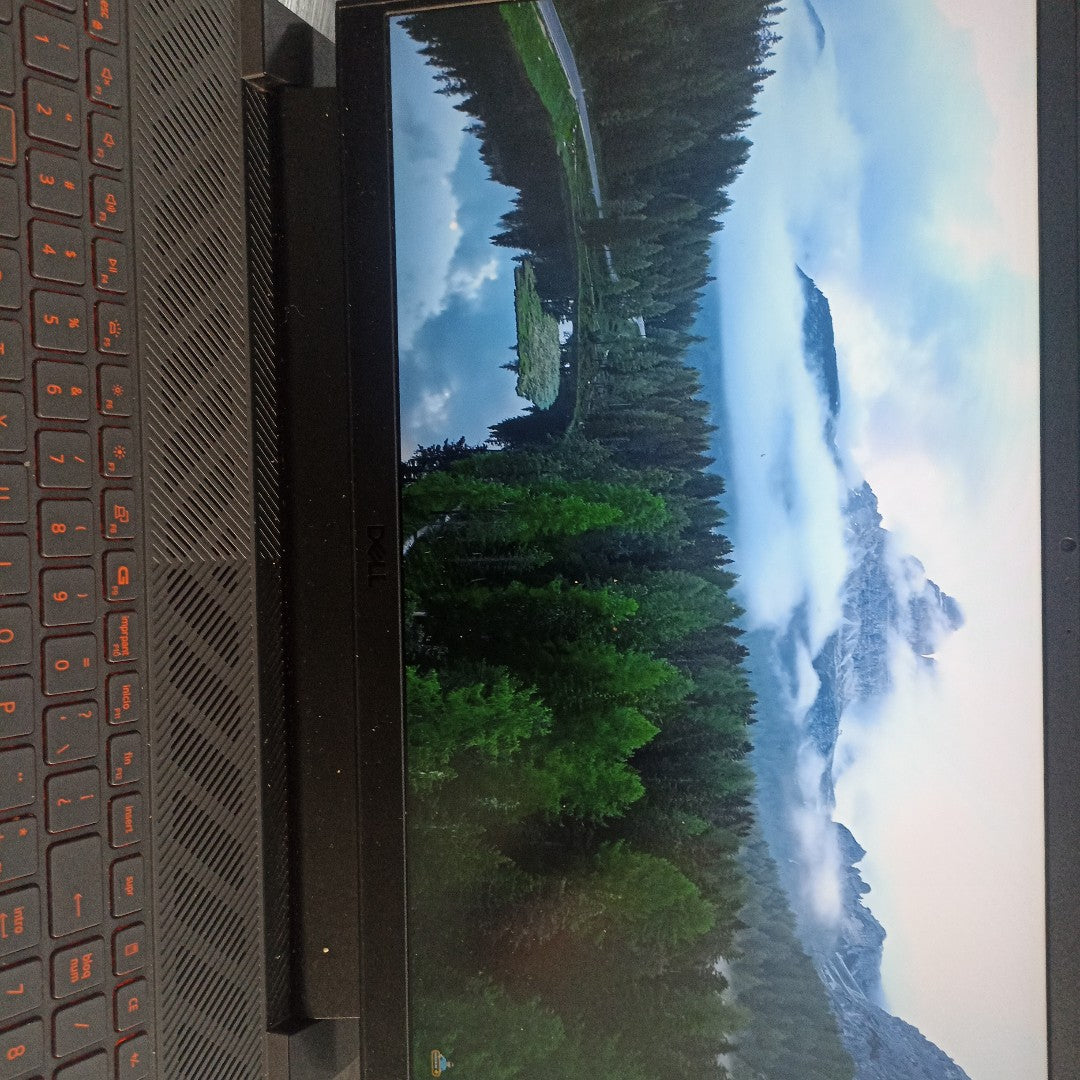 LAPTOP DELL G15 5530 (2023) 512 GB SSD 8 GB RAM (SEMINUEVO)