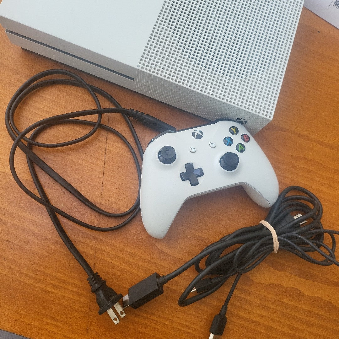 CONSOLA DE VIDEOJUEGO MICROSOFT XBOX ONE S 1 TB (SEMINUEVO)