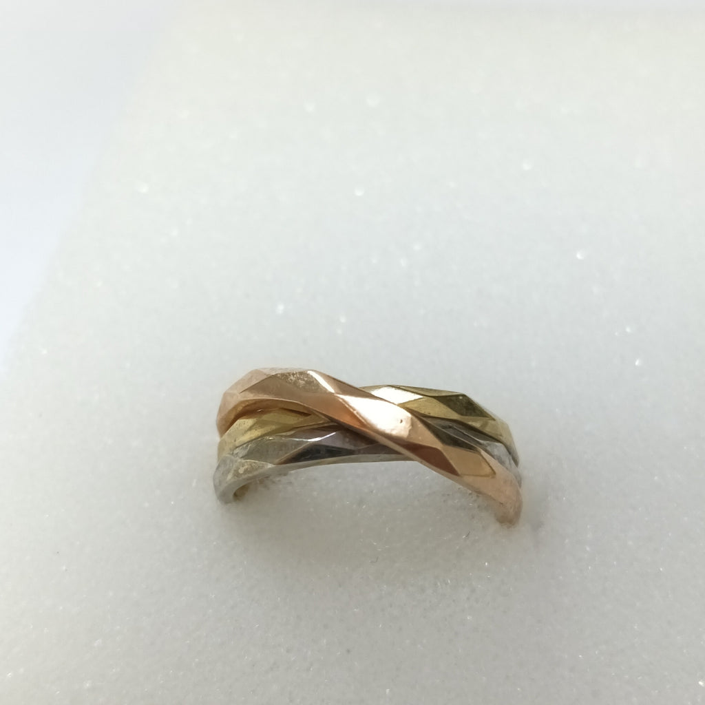 10221AND00060A4263 FRD23 ANILLO FACETADO 3 OROS ORO 10K 2.8GRS (NUEVO)