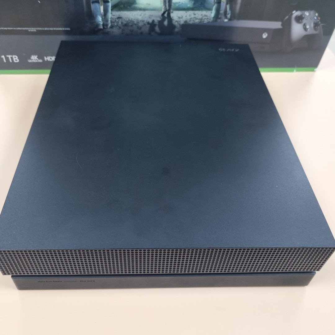 CONSOLA DE VIDEOJUEGO MICROSOFT XBOX ONE X 1 TB (SEMINUEVO)