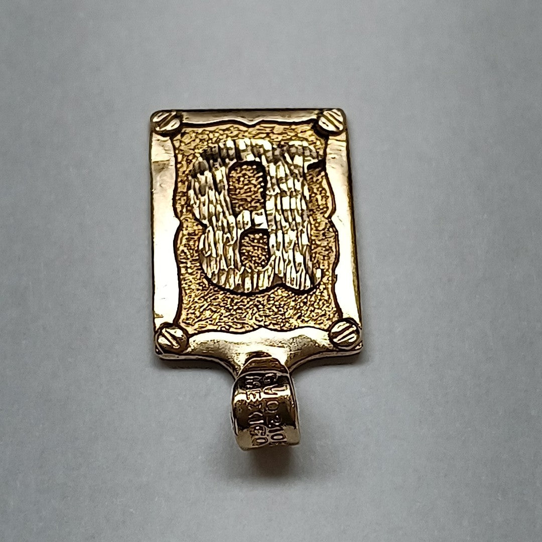 K1 1,90 GRMS 10 K ESPECIFICACIONES COMPLEMENTARIAS DIJE CON LA LETRA B (SEMINUEVO)