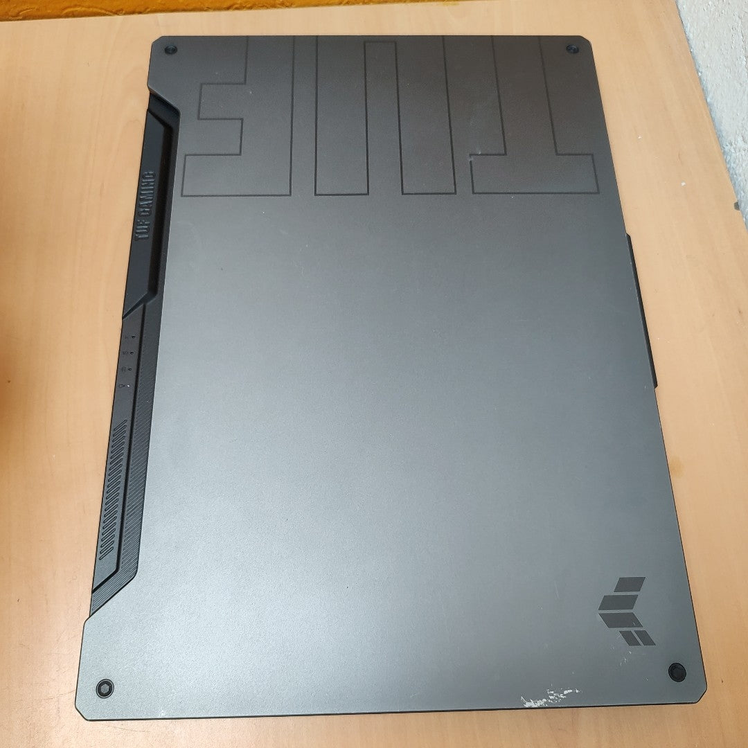 LAPTOP ASUS TUF GAMING F15 FX506HCB-HN1138W (2022) 512 GB SSD 8 GB RAM (SEMINUEVO)