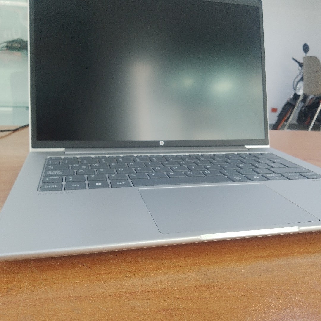 LAPTOP HP PROBOOK 440 G11 (2025) 512 GB SSD 8 GB RAM (SEMINUEVO)