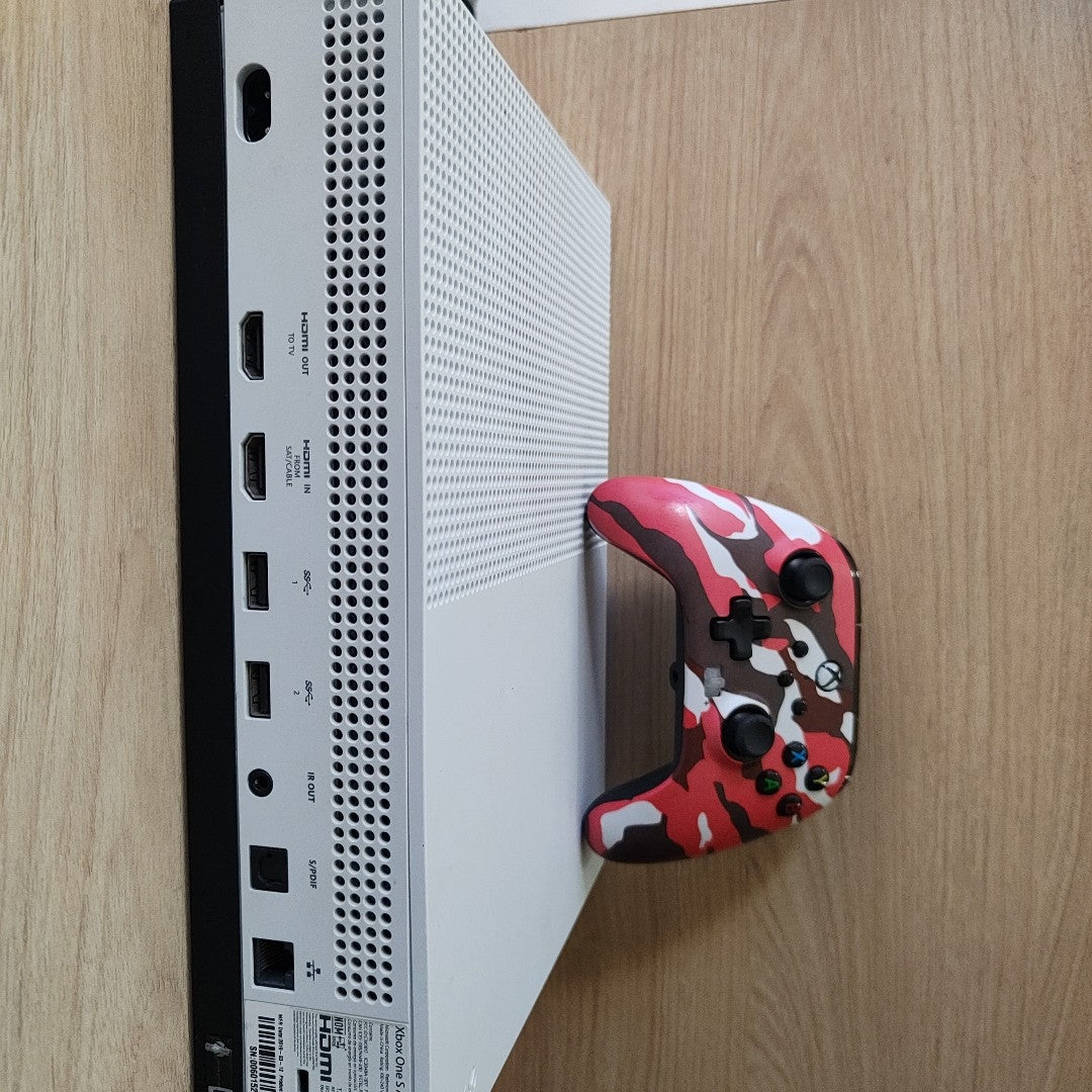 CONSOLA DE VIDEOJUEGO MICROSOFT XBOX ONE S ALL DIGITAL 1 TB (SEMINUEVO)