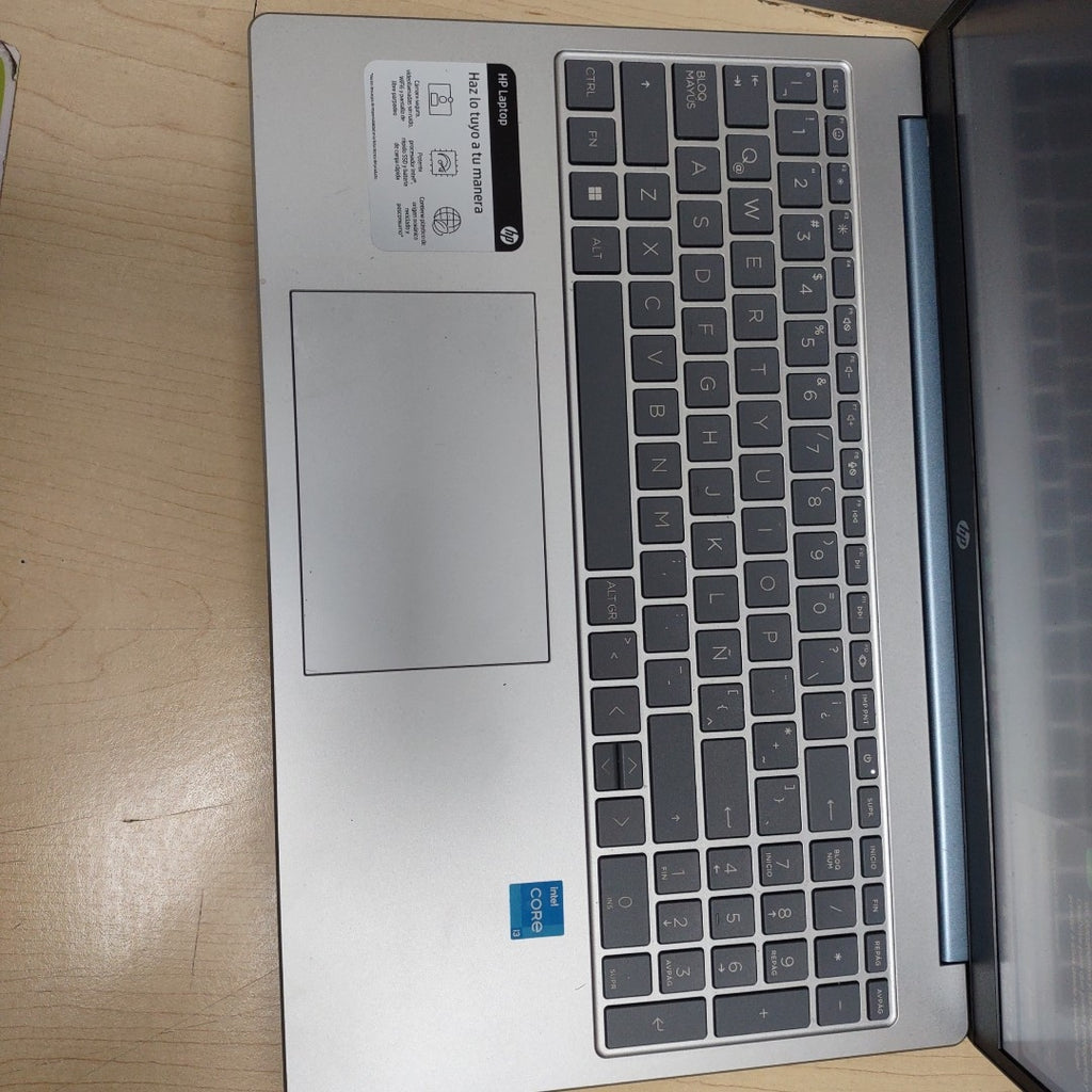 LAPTOP HP 15-FD0026LA (2025) 512 GB SSD 8 GB RAM (SEMINUEVO)