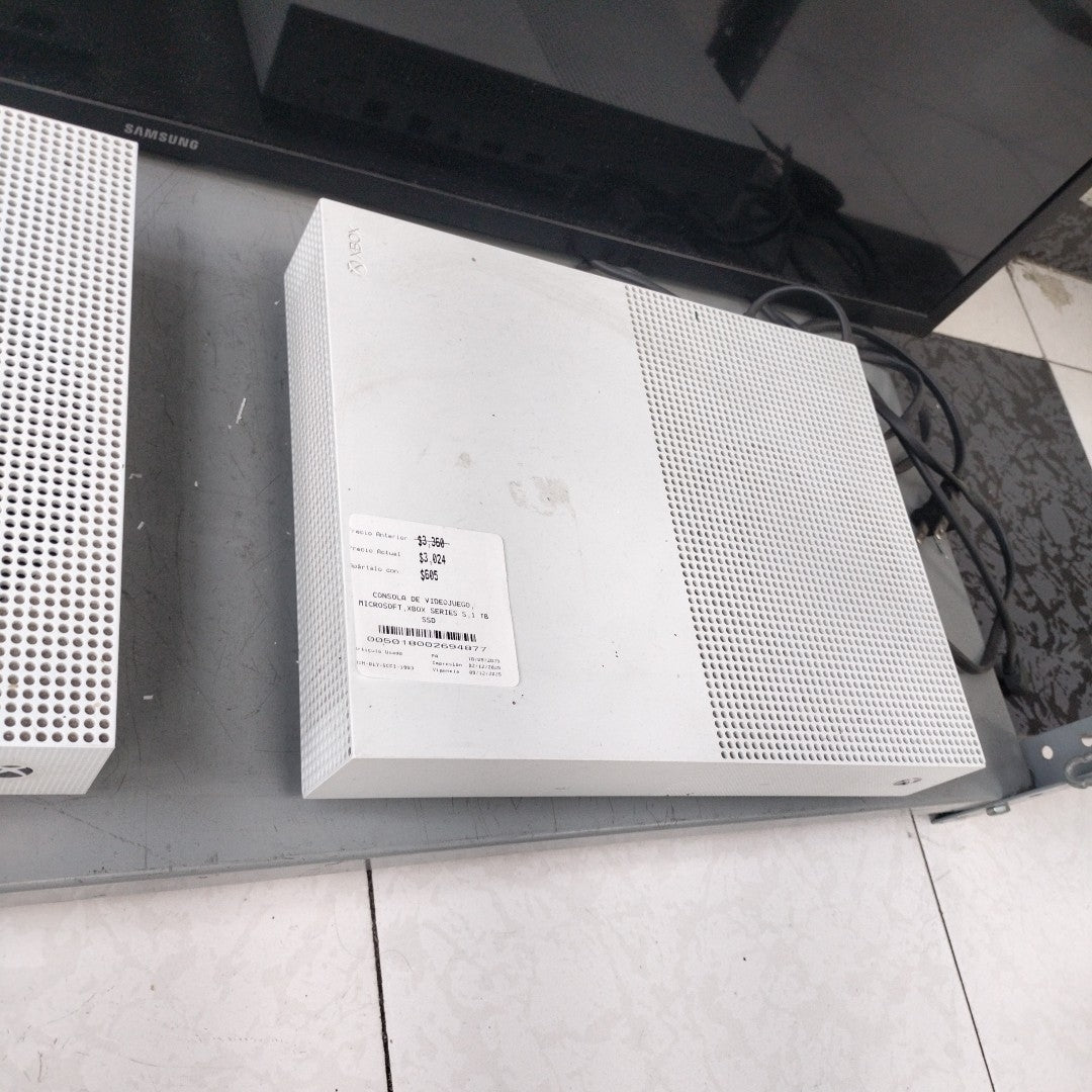 CONSOLA DE VIDEOJUEGO MICROSOFT XBOX SERIES S 1 TB SSD (SEMINUEVO)