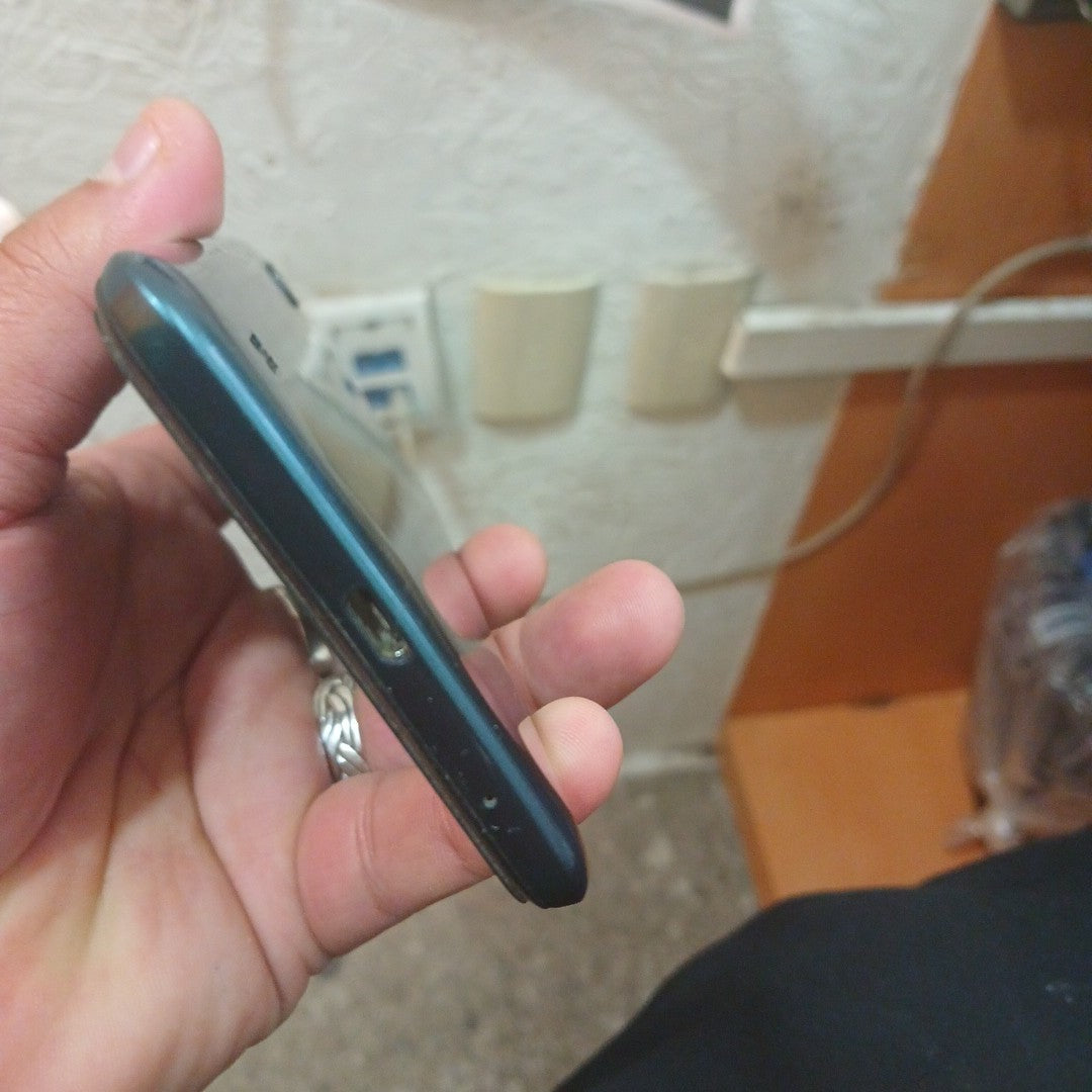 CELULAR OTRAS MARCAS OTROS MODELOS 32 GB 3 GB RAM (SEMINUEVO)