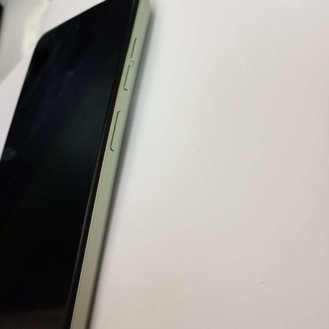 CELULAR MOTOROLA MOTO G55 5G XT2435-1(2024) 256 GB 8 GB RAM (SEMINUEVO)