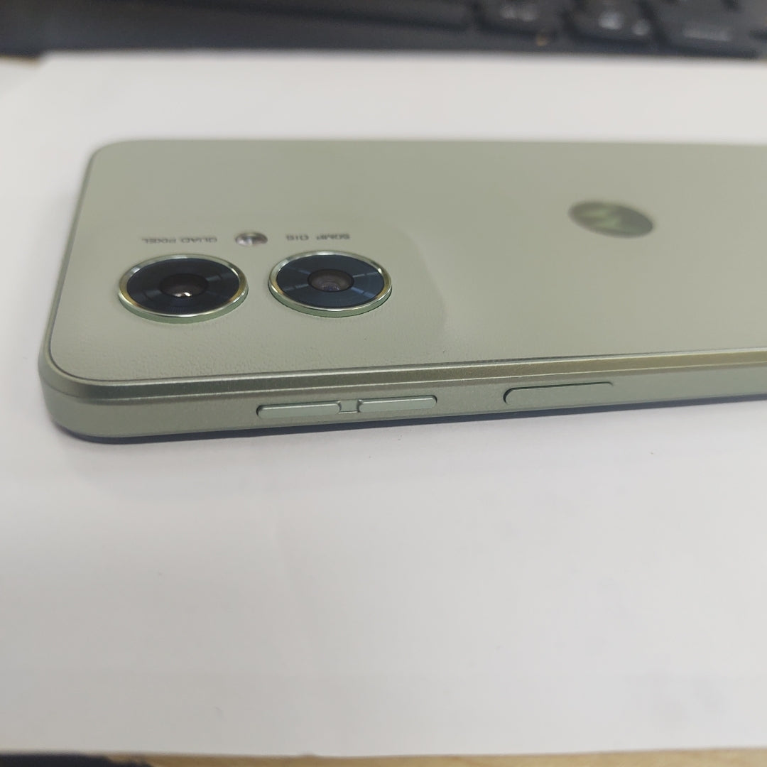 CELULAR MOTOROLA MOTO G55 5G XT2435-1(2024) 256 GB 8 GB RAM (SEMINUEVO)