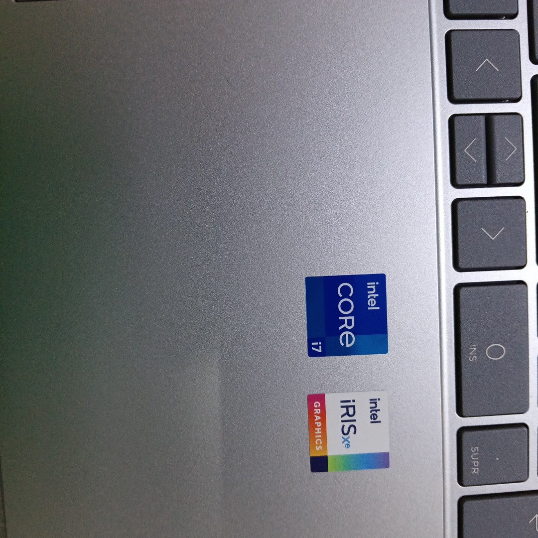 LAPTOP HP 15-FD281LA (2025) 512 GB SSD 16 GB RAM (SEMINUEVO)