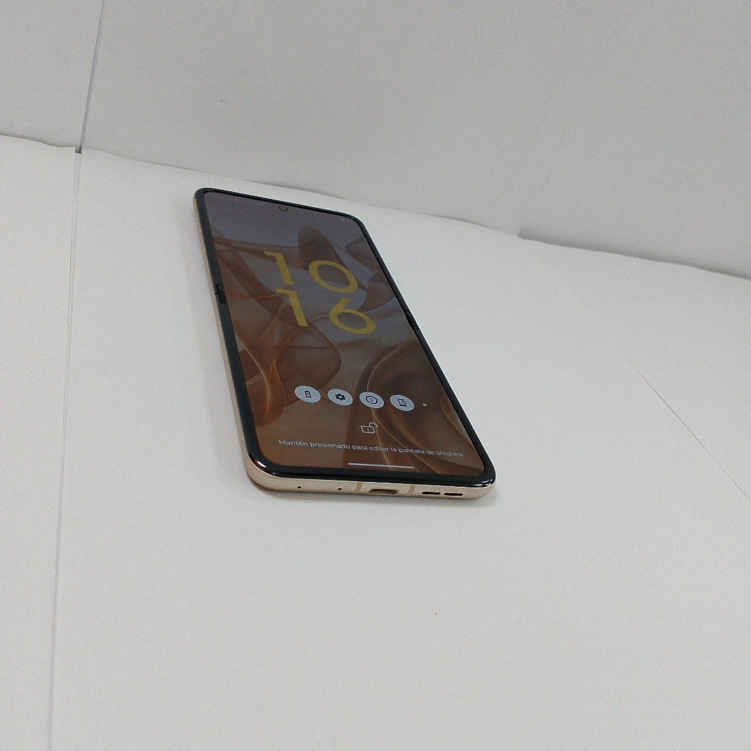 CELULAR MOTOROLA RAZR 50 5G XT2453-1 512 GB 12 GB RAM (SEMINUEVO)