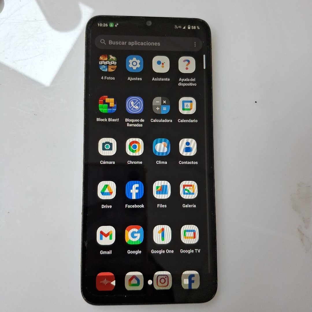 CELULAR MOTOROLA MOTO E13 XT2345-2 64 GB 2 GB RAM (SEMINUEVO)