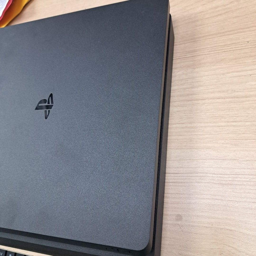 CONSOLA DE VIDEOJUEGO SONY PS4 SLIM 1 TB (SEMINUEVO)