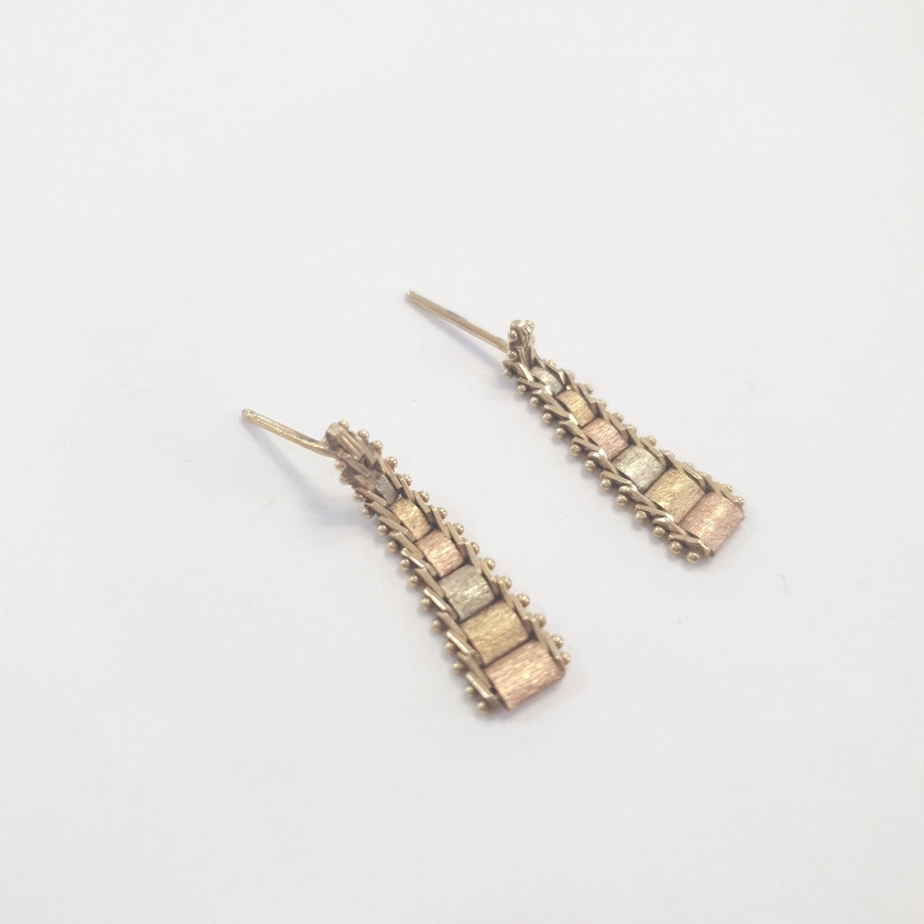 ARETES PAR. ORO, ORO COMBINADO. 14 K 2 GRMS (SEMINUEVO)