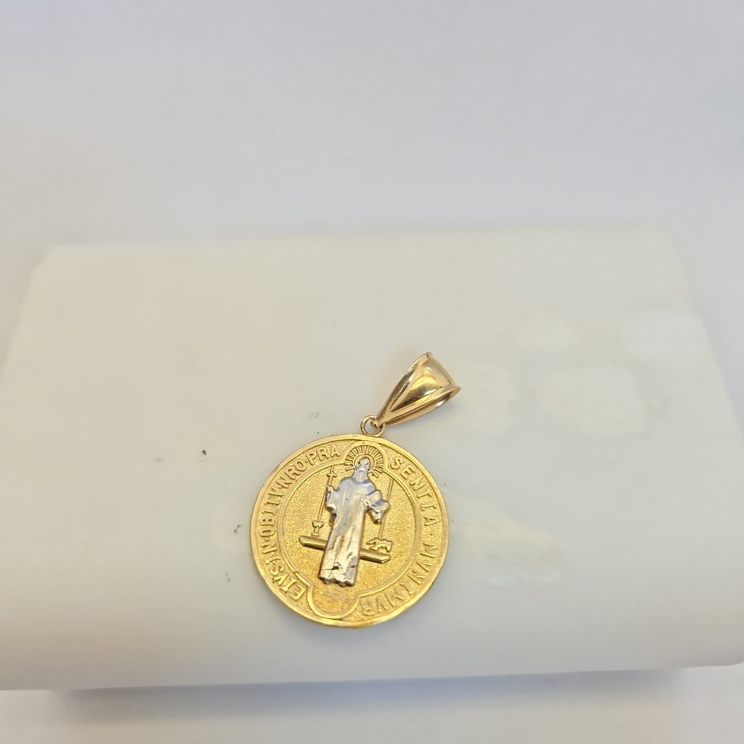 K1 4,70 GRMS 14 K ESPECIFICACIONES COMPLEMENTARIAS DIJE SAN BENITO (SEMINUEVO)