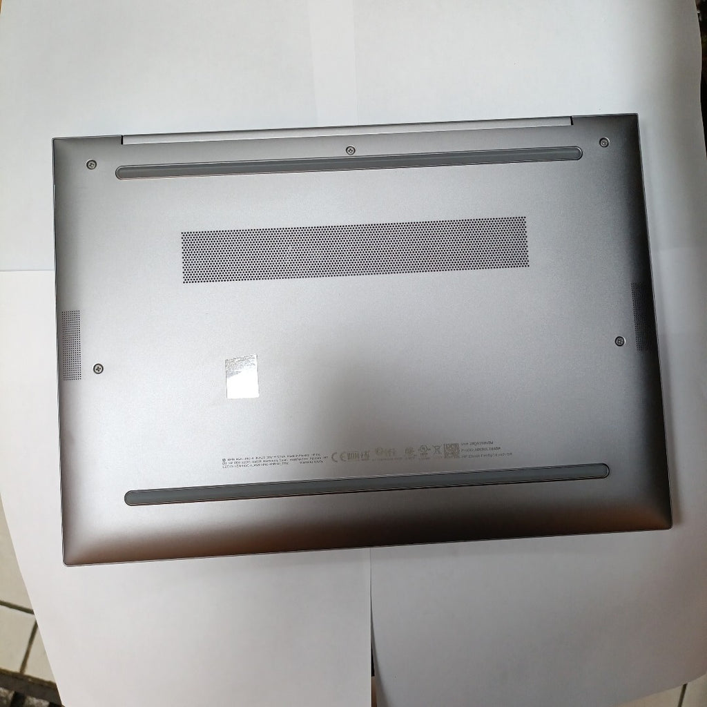 LAPTOP HP ZBOOK FIREFLY 14 G11 (2024) 512 GB SSD 16 GB RAM (SEMINUEVO)