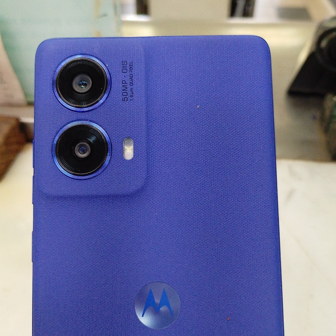 CELULAR MOTOROLA MOTO G85 5G XT2427-1 256 GB 8 GB RAM (SEMINUEVO)