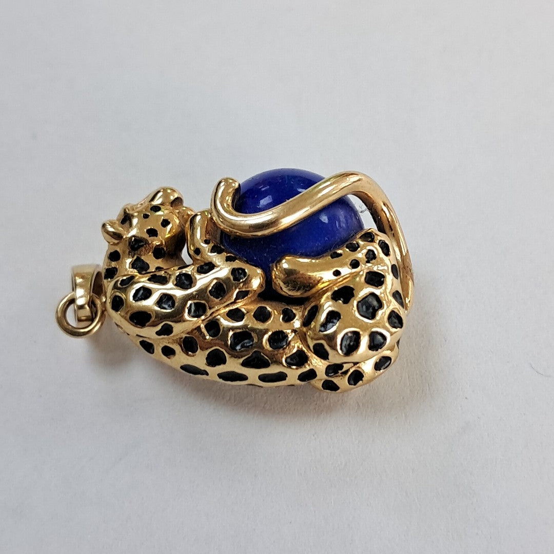 K1 8,20 GRMS 18 K ESPECIFICACIONES COMPLEMENTARIAS DIJE JAGUAR CON CANICA AZUL (SEMINUEVO)