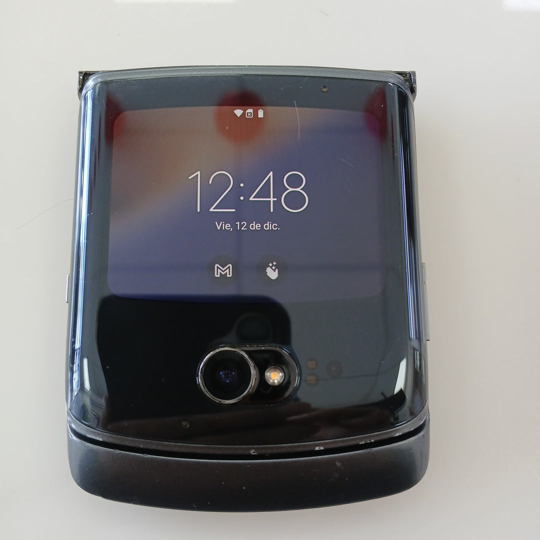 CELULAR MOTOROLA MOTO RAZR 5G XT2071-3 256 GB 8 GB RAM (SEMINUEVO)