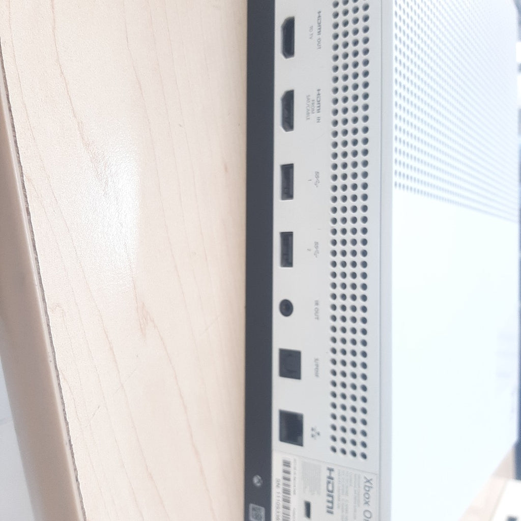 CONSOLA DE VIDEOJUEGO MICROSOFT XBOX ONE S 1 TB (SEMINUEVO)