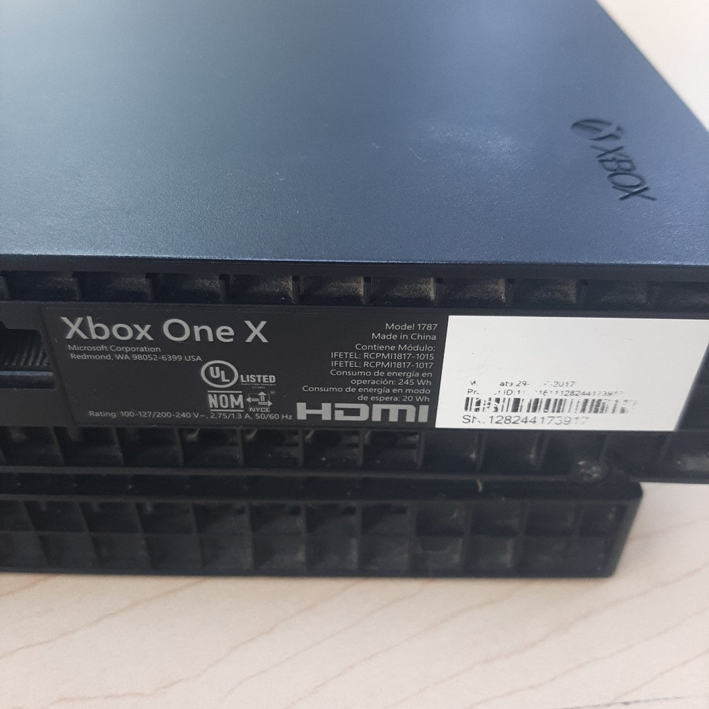 CONSOLA DE VIDEOJUEGO MICROSOFT XBOX ONE X 1 TB (SEMINUEVO)