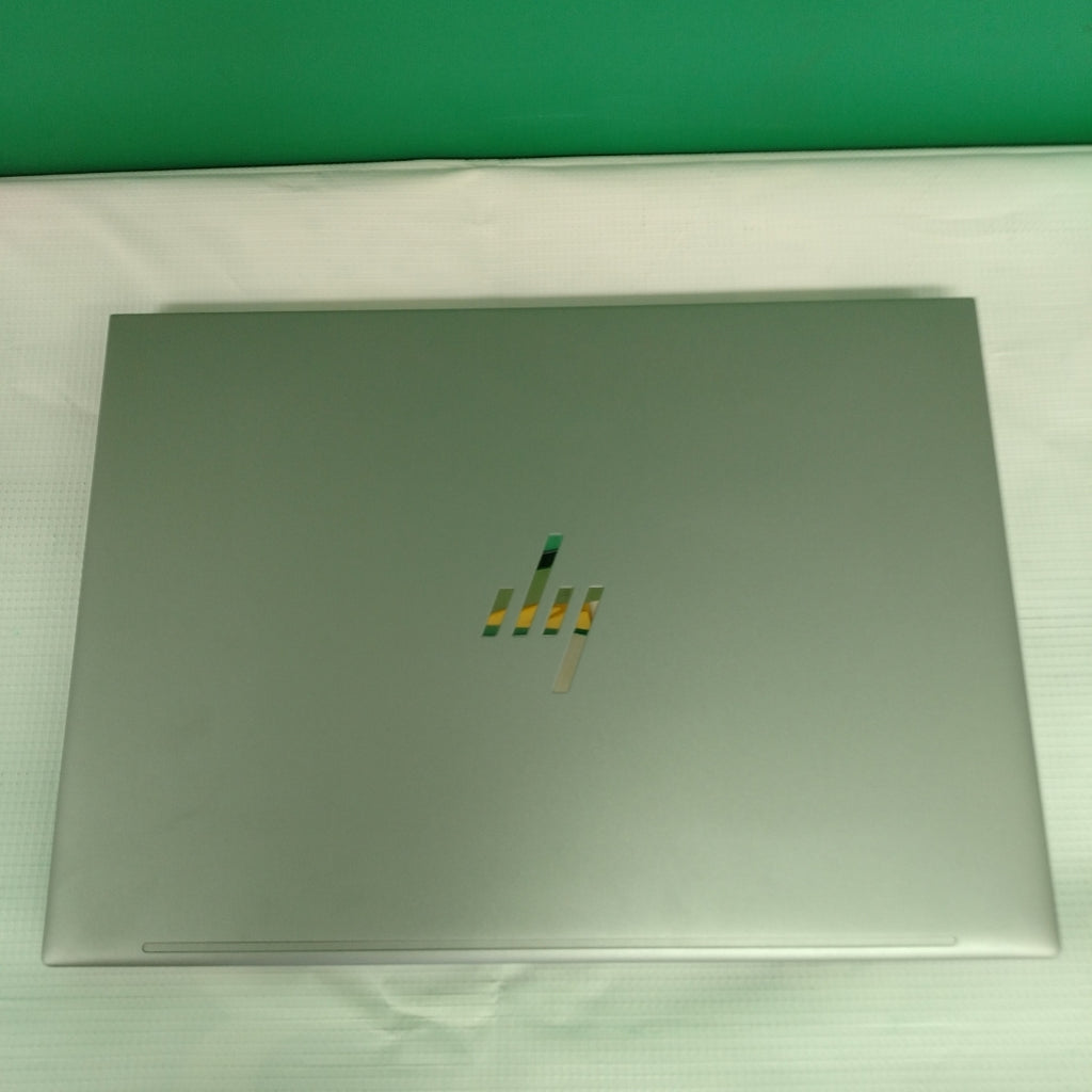 LAPTOP HP ZBOOK FIREFLY 14 G11 (2024) 512 GB SSD 16 GB RAM (SEMINUEVO)