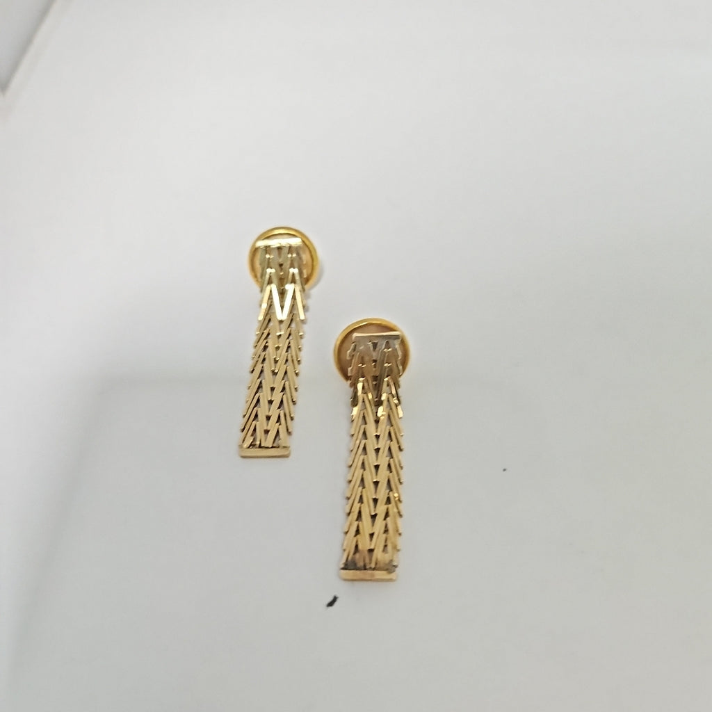 K1 12,10 GRMS 18 K ESPECIFICACIONES COMPLEMENTARIAS PAR DE ARETES DE ORO AMARIL (SEMINUEVO)