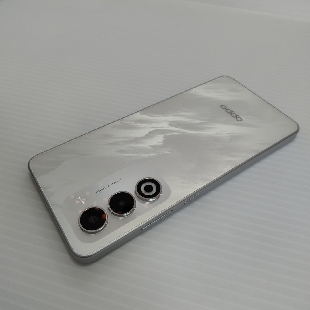 CELULAR OPPO  A5 CPH2727 (2025) 256 GB 4 GB RAM (SEMINUEVO)