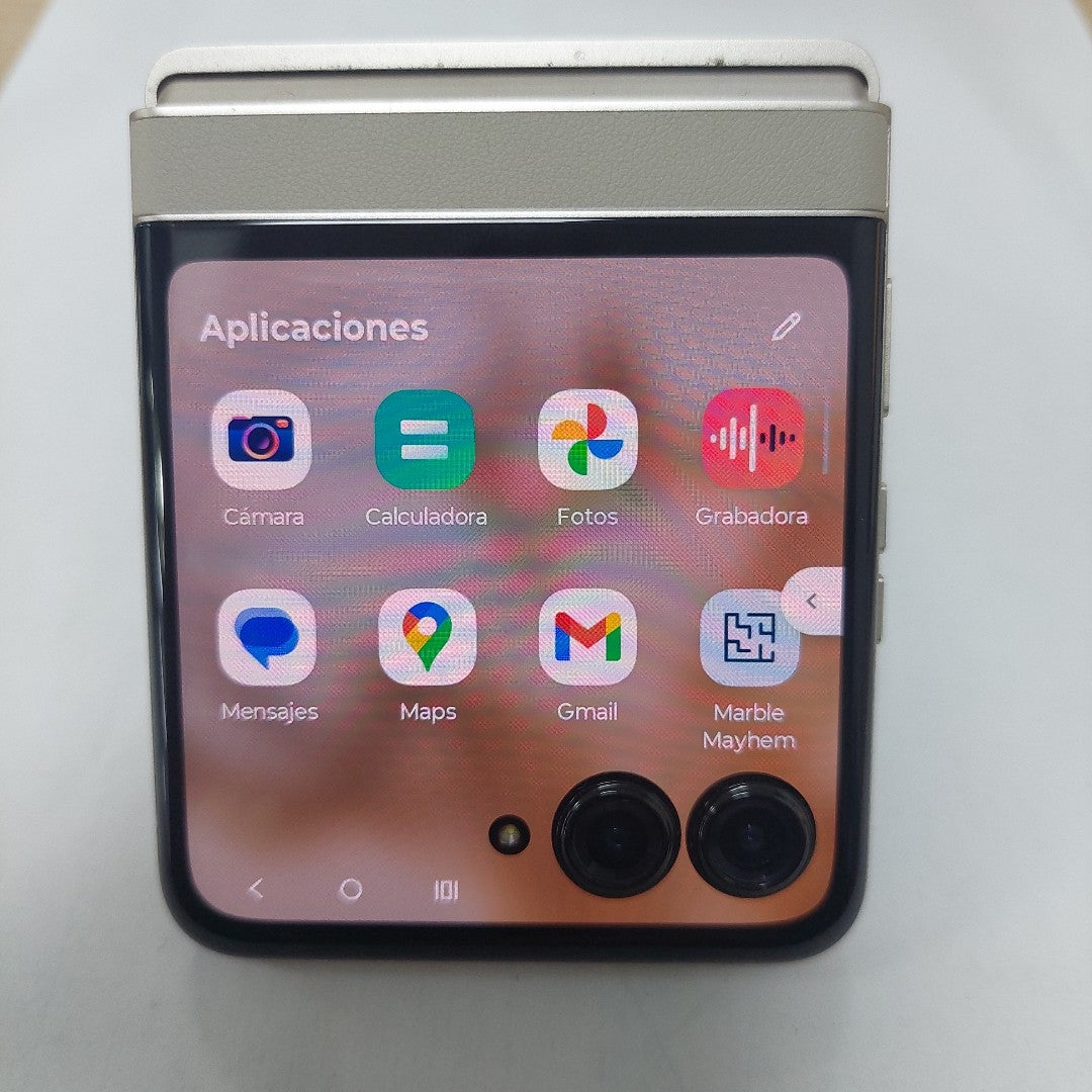 CELULAR MOTOROLA RAZR 50 5G XT2453-1 512 GB 12 GB RAM (SEMINUEVO)