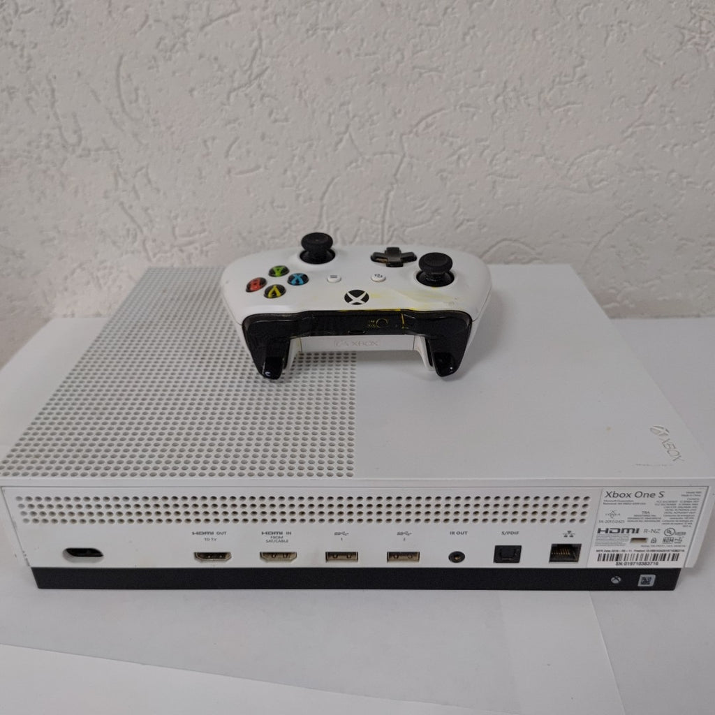 CONSOLA DE VIDEOJUEGO MICROSOFT XBOX ONE S 1 TB (SEMINUEVO)