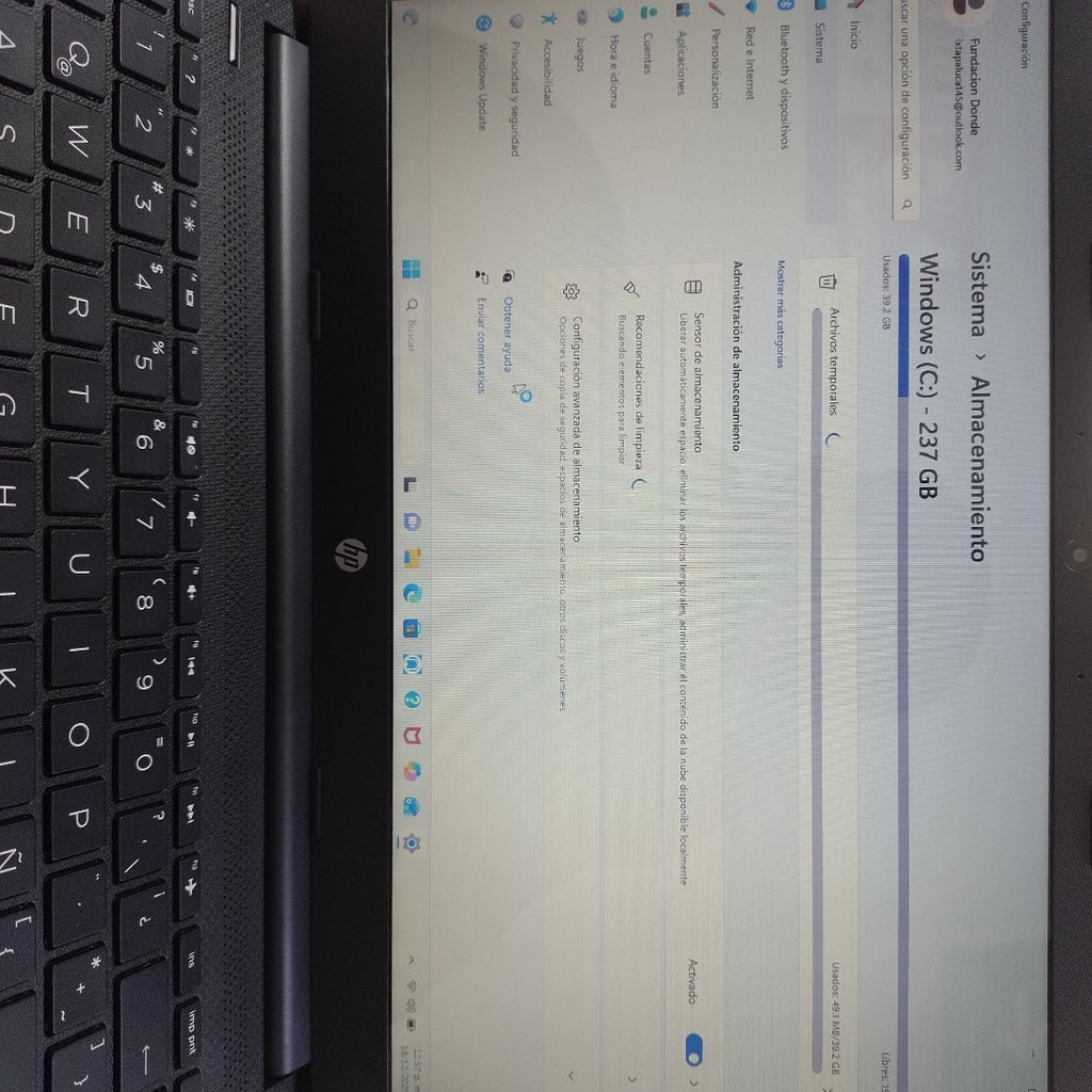 LAPTOP HP 14-DQ0501LA (2022) 256 GB SSD 4 GB RAM (SEMINUEVO)