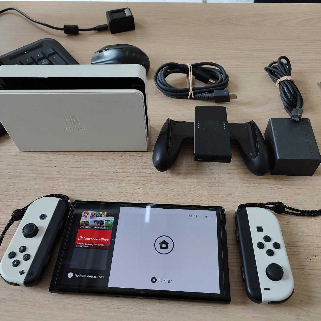 CONSOLA DE VIDEOJUEGO NINTENDO SWITCH OLED 64 GB (SEMINUEVO)
