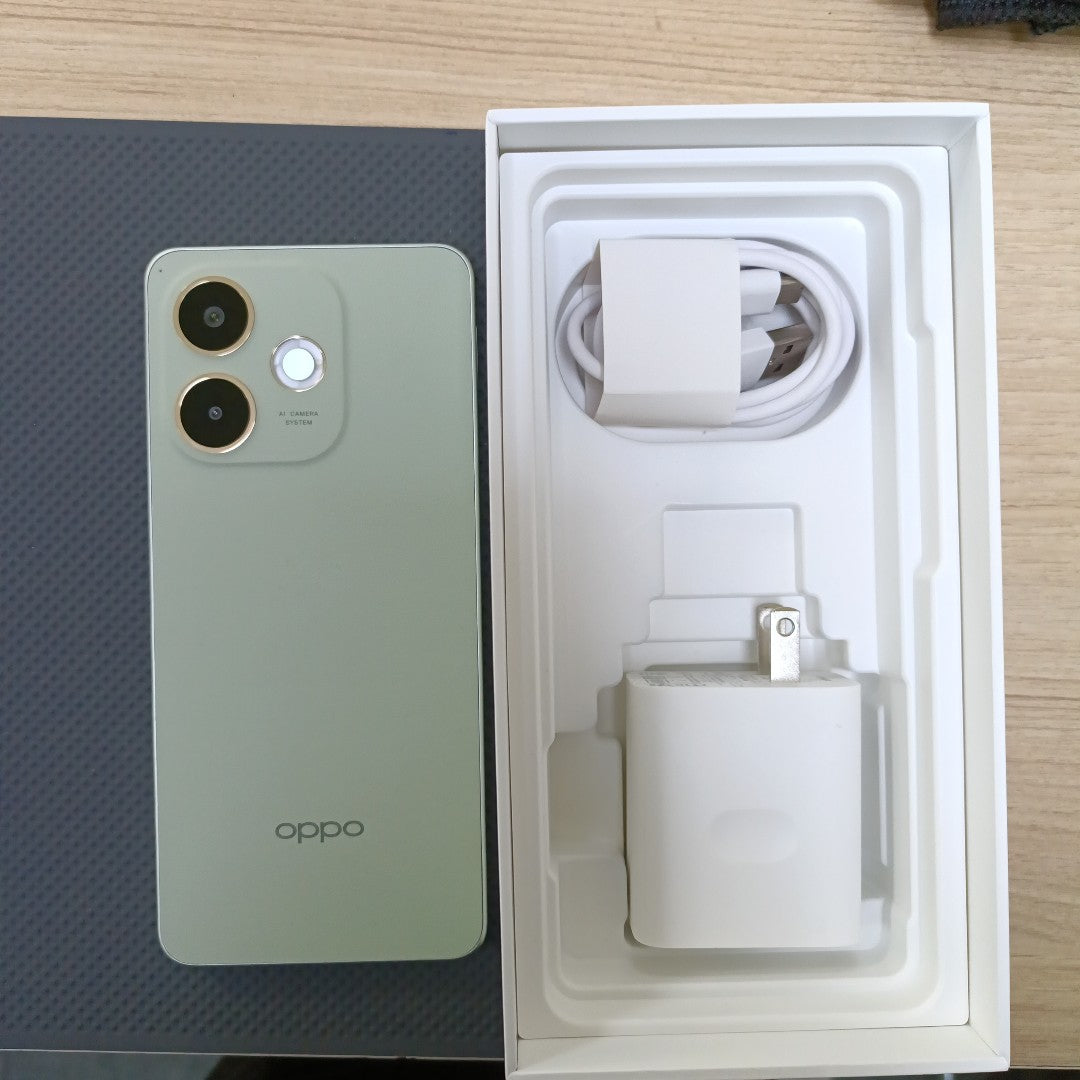 CELULAR OPPO  A5 PRO CPH2711 (2025) 256 GB 8 GB RAM (SEMINUEVO)