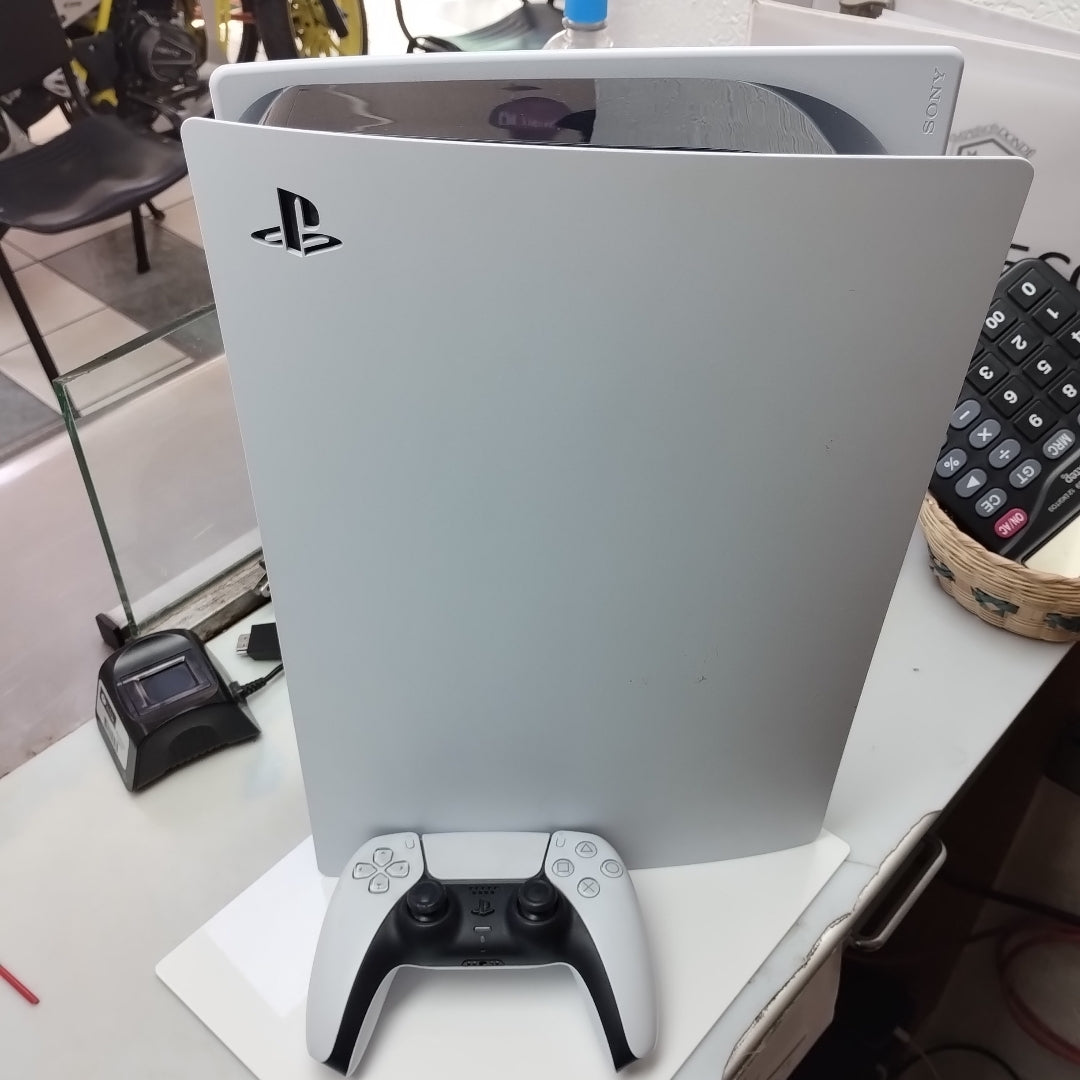 CONSOLA DE VIDEOJUEGO SONY PS5 DIGITAL 825 SSD (SEMINUEVO)