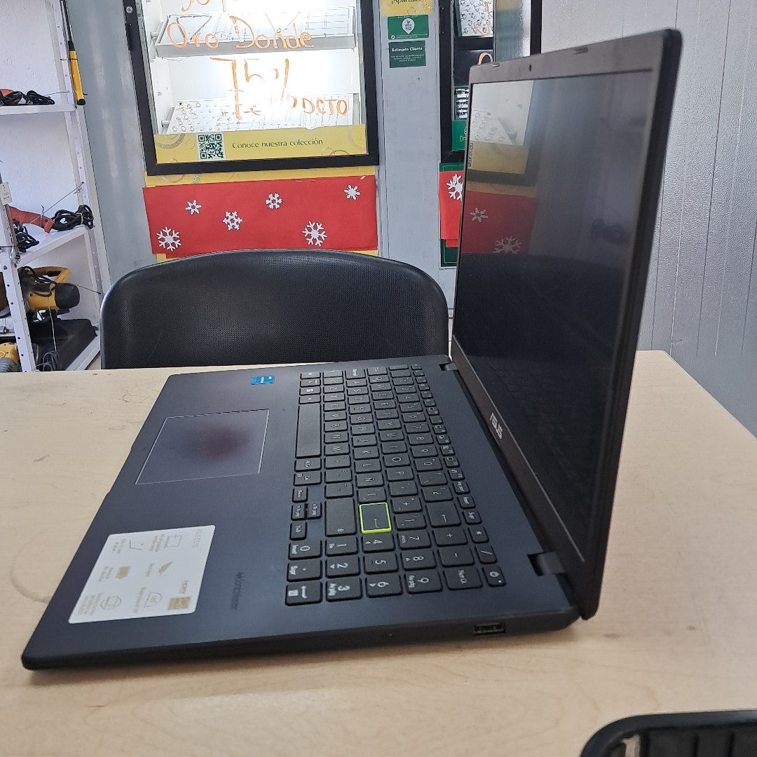 LAPTOP ASUS VIVOBOOK E510KA-BR760W (2024) 128 GB SSD 4 GB RAM (SEMINUEVO)