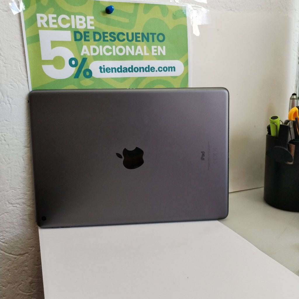TABLETA APPLE IPAD 9 A2602 256 GB 3 GB RAM (SEMINUEVO)