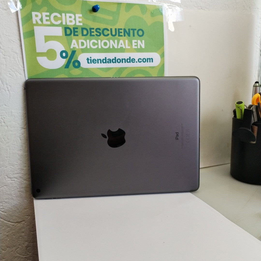 TABLETA APPLE IPAD 9 A2602 256 GB 3 GB RAM (SEMINUEVO)