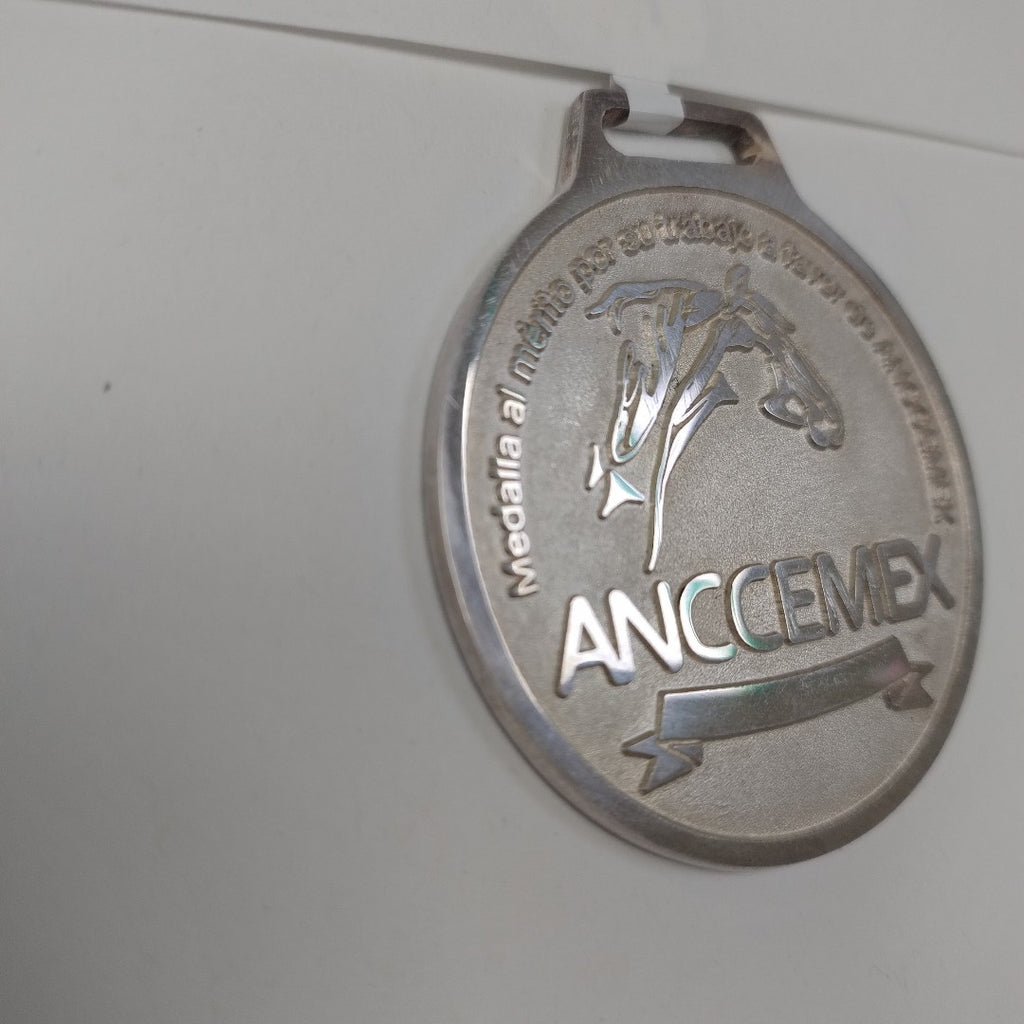 MEDALLA CONMEMORATIVA PLATA 47.9 GRMS (SEMINUEVO)