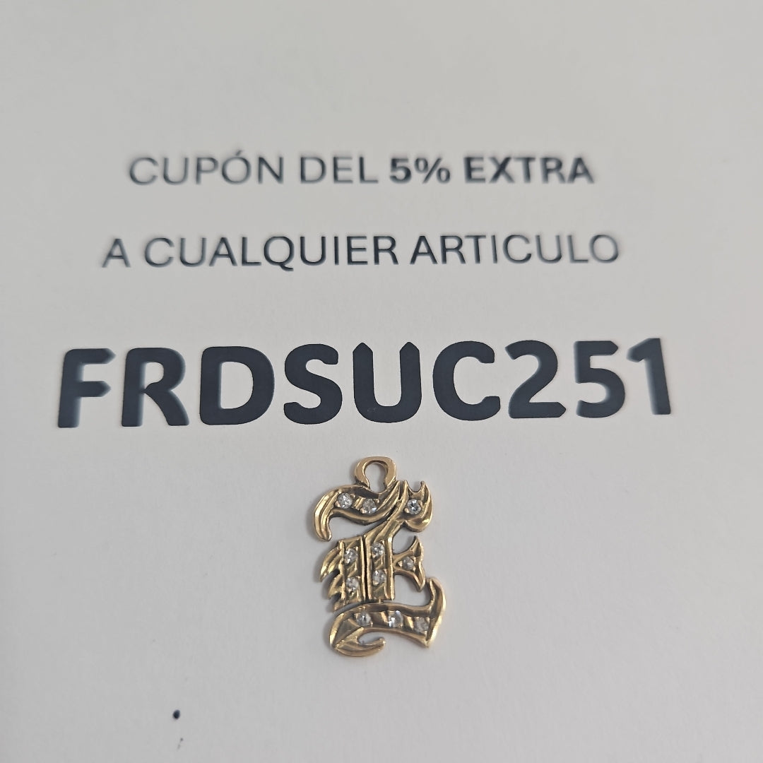 K1 1,40 GRMS 14 K ESPECIFICACIONES COMPLEMENTARIAS DIJE LETRA E CON SIRCONIA SIN (SEMINUEVO)